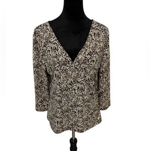 New York & Co Womens Large Deep V-neck Pattern Print Top Blouse Shirt 3/4 Sleeve